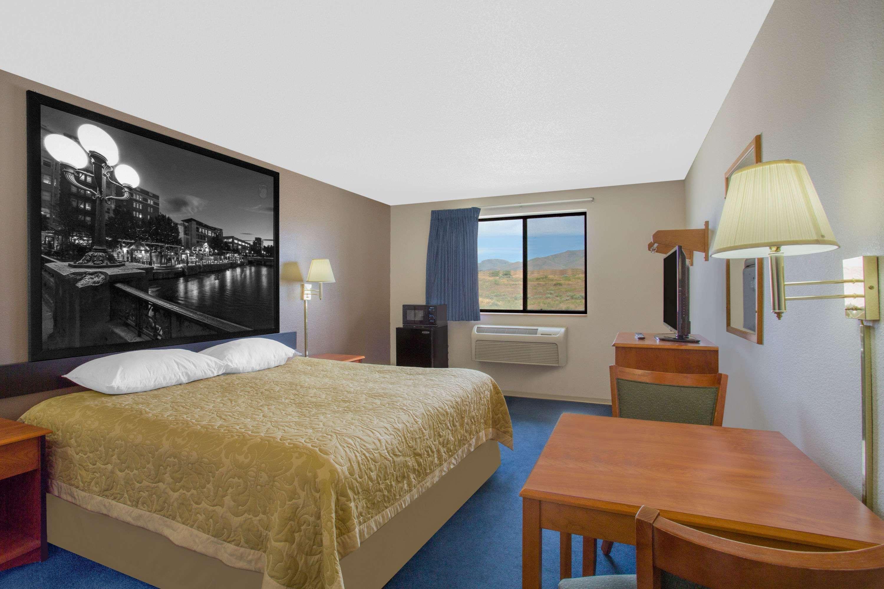 Super 8 By Wyndham Winnemucca Nv Eksteriør billede