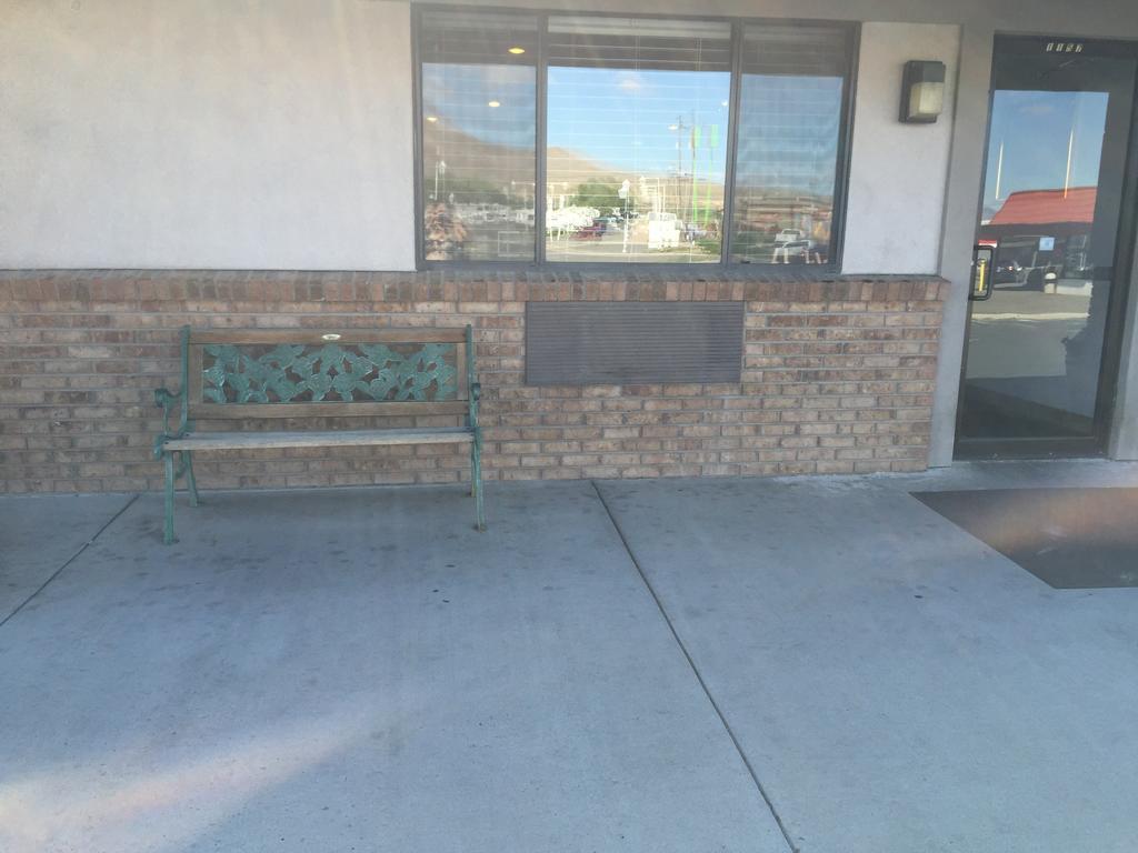 Super 8 By Wyndham Winnemucca Nv Eksteriør billede